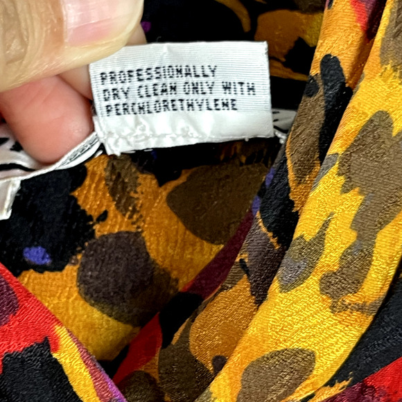 Carlisle Floral 100% Silk Top Womens 10 Blouse Colorful Bright Shoulder Pads - Picture 7 of 16